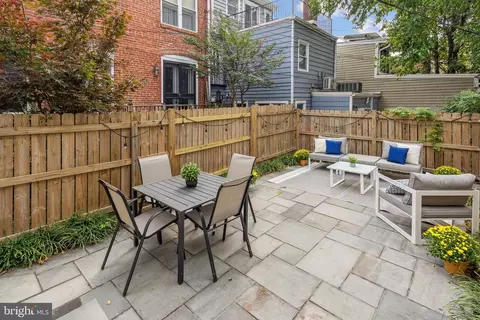 921 E Street St SE, Washington, DC 20003 photo 24