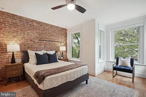 921 E Street St SE, Washington, DC 20003 photo 13