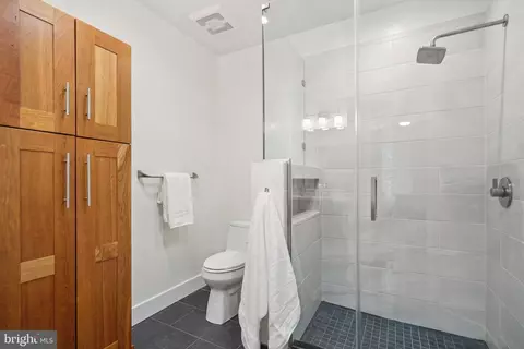 921 E Street St SE, Washington, DC 20003 photo 18