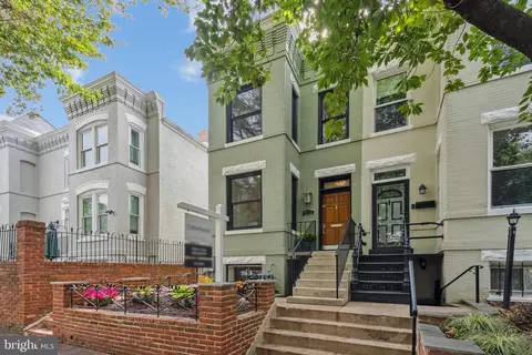 921 E Street St SE, Washington, DC 20003