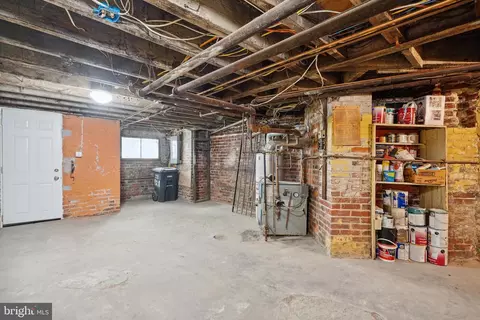 921 E Street St SE, Washington, DC 20003 photo 23