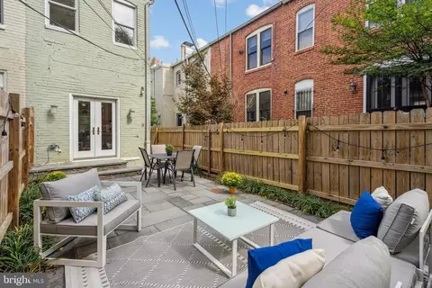 921 E Street St SE, Washington, DC 20003 photo 25