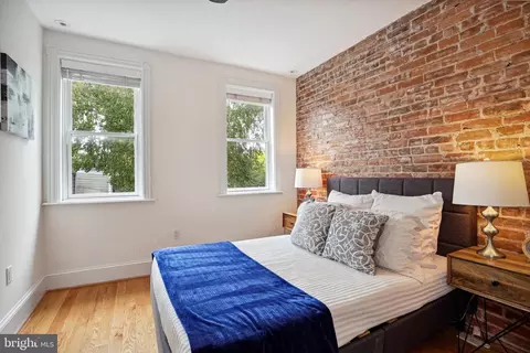921 E Street St SE, Washington, DC 20003 photo 11