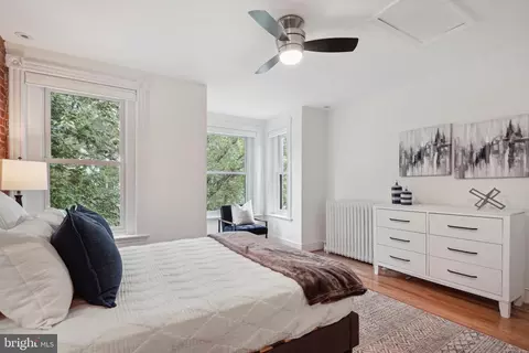 921 E Street St SE, Washington, DC 20003 photo 16
