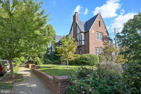 4464 Greenwich Pkwy NW, Washington, DC 20007