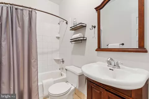 1221 D St NE, Washington, DC 20002 photo 14