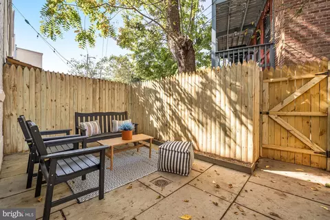 235 14th St SE, Washington, DC 20003 photo 17