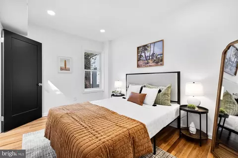 235 14th St SE, Washington, DC 20003 photo 25