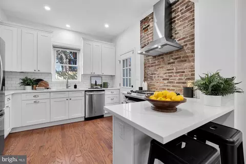 235 14th St SE, Washington, DC 20003 photo 12