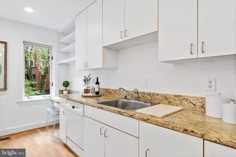 3916 Georgetown Ct NW, Washington, DC 20007 photo 25