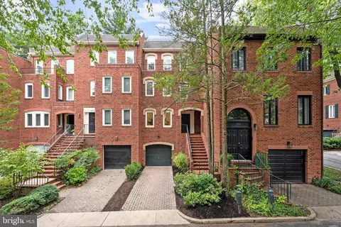 3916 Georgetown Ct NW, Washington, DC 20007 photo 3