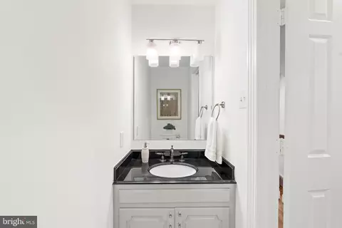 3916 Georgetown Ct NW, Washington, DC 20007 photo 27