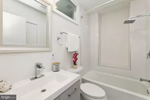 1607 D St NE, Washington, DC 20002 photo 12
