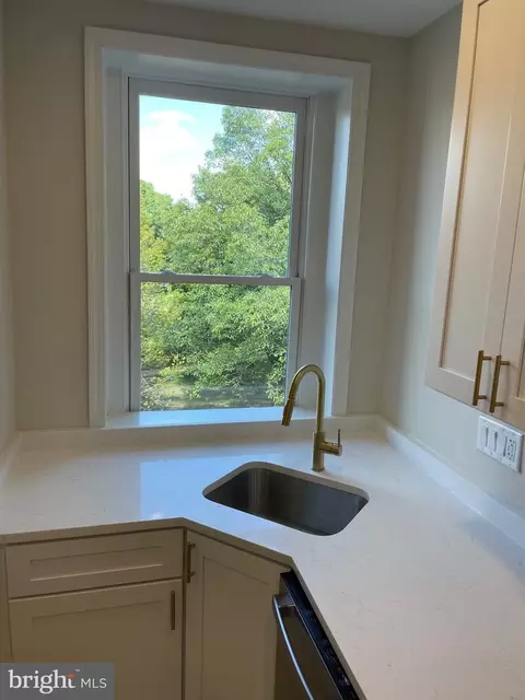 1105 E Capitol St SE #4, Washington, DC 20003 photo 13