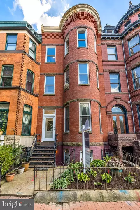 1105 E Capitol St SE #4, Washington, DC 20003