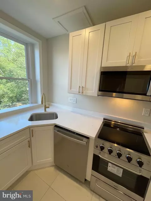 1105 E Capitol St SE #4, Washington, DC 20003 photo 14