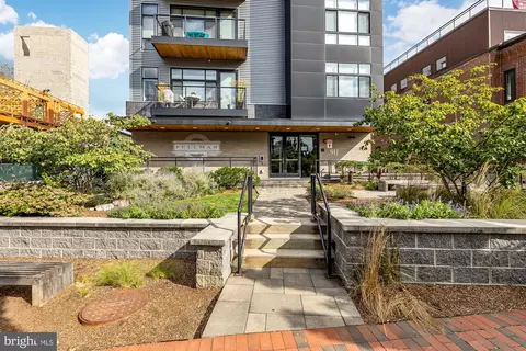 911 2nd St NE #403, Washington, DC 20002 photo 2