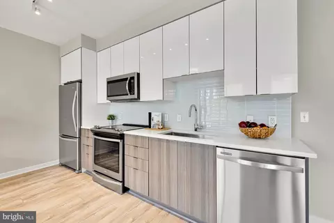911 2nd St NE #403, Washington, DC 20002 photo 15