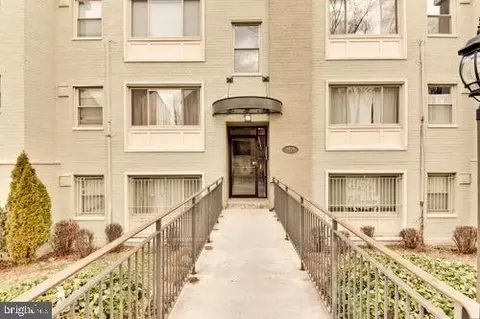 2838 Hartford St SE #204, Washington, DC 20020