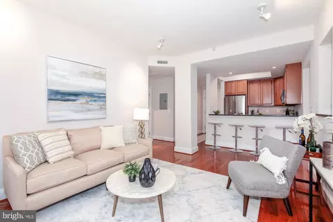 3220 17th St NW #105, Washington, DC 20010