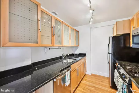 2829 Connecticut Ave NW #714, Washington, DC 20008 photo 4