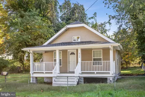 928 Burns St SE, Washington, DC 20019