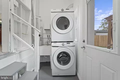 2216 S Street St NE, Washington, DC 20002 photo 32