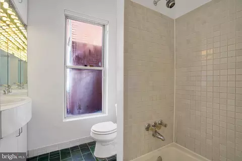 13 9th St SE, Washington, DC 20003 photo 35