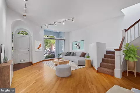13 9th St SE, Washington, DC 20003 photo 4