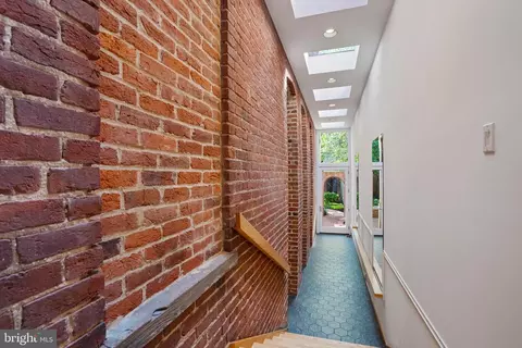 13 9th St SE, Washington, DC 20003 photo 18