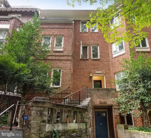 2642 12 Woodley Pl NW #2642 1/2, Washington, DC 20008