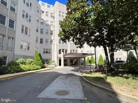 2737 Devonshire Pl NW #428, Washington, DC 20008 photo 2