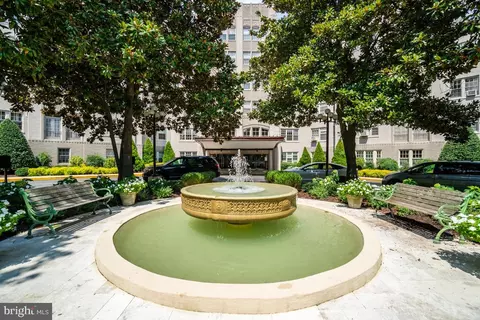 2737 Devonshire Pl NW #428, Washington, DC 20008 photo 3