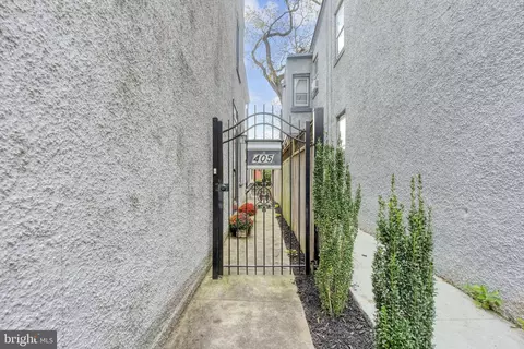 405 11th St SE, Washington, DC 20003 photo 3