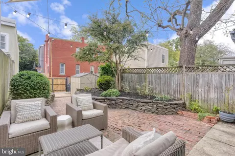 405 11th St SE, Washington, DC 20003 photo 9