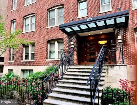 1121 24th St NW #402, Washington, DC 20037