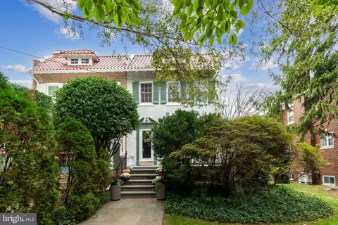 3727 Veazey St NW, Washington, DC 20016