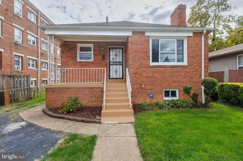 5105 Ayers Pl SE, Washington, DC 20019