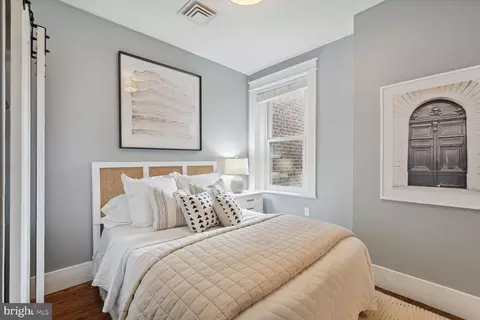 547 4th St SE, Washington, DC 20003 photo 13