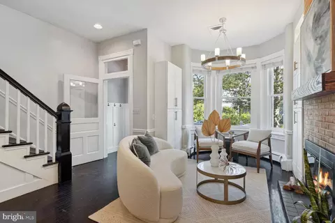 547 4th St SE, Washington, DC 20003 photo 2