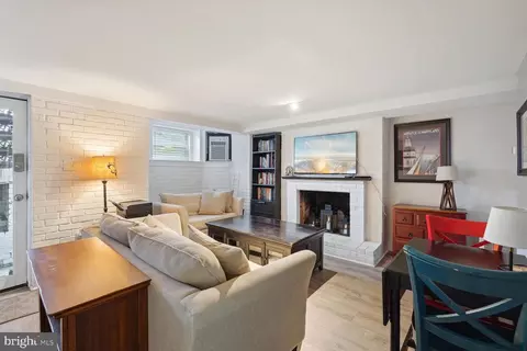 547 4th St SE, Washington, DC 20003 photo 16