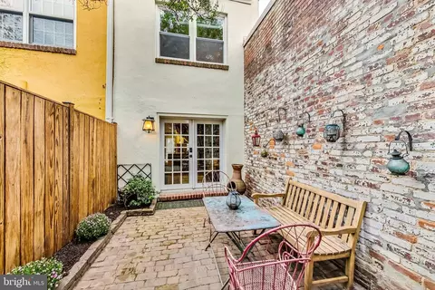 520 Archibald Walk SE, Washington, DC 20003