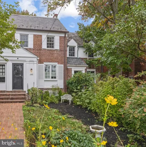 1507 Foxhall Rd NW, Washington, DC 20007 photo 2