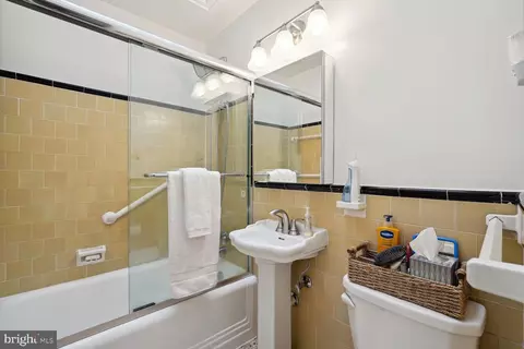 1507 Foxhall Rd NW, Washington, DC 20007 photo 13