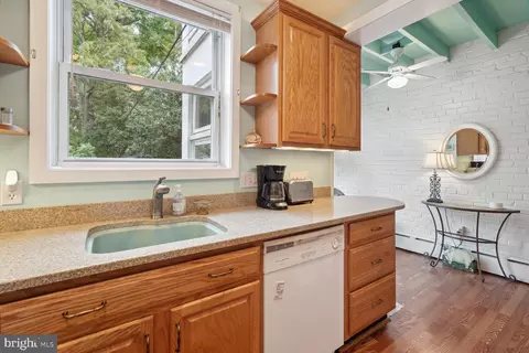 1507 Foxhall Rd NW, Washington, DC 20007 photo 9