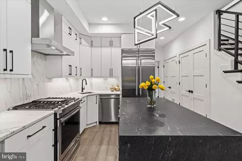 256 15th St SE #7, Washington, DC 20003 photo 8
