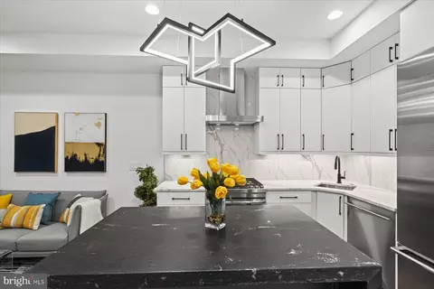256 15th St SE #7, Washington, DC 20003 photo 9