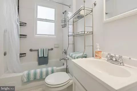 114 6th St SE, Washington, DC 20003 photo 29