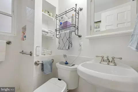 114 6th St SE, Washington, DC 20003 photo 18