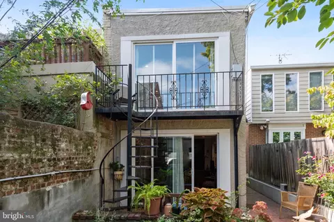 114 6th St SE, Washington, DC 20003 photo 5
